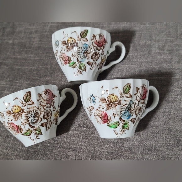 Johnson bros Staffordshire bouquet set of 3 tea cups - Picture 4 of 12